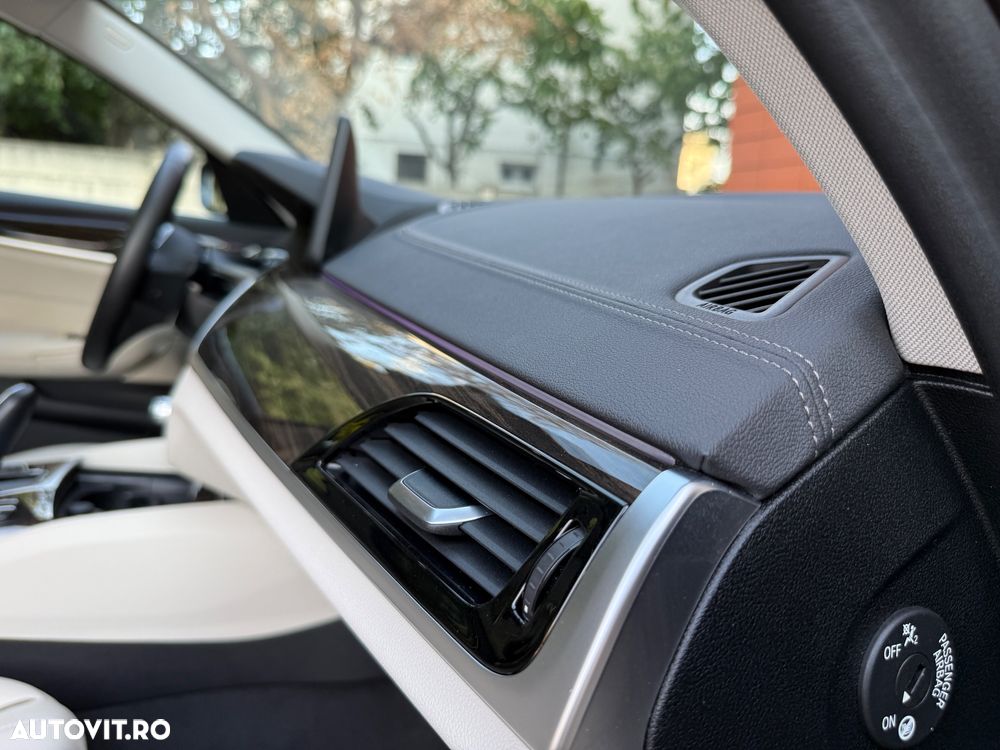 BMW Seria 5 530e Aut. Luxury Line - 22