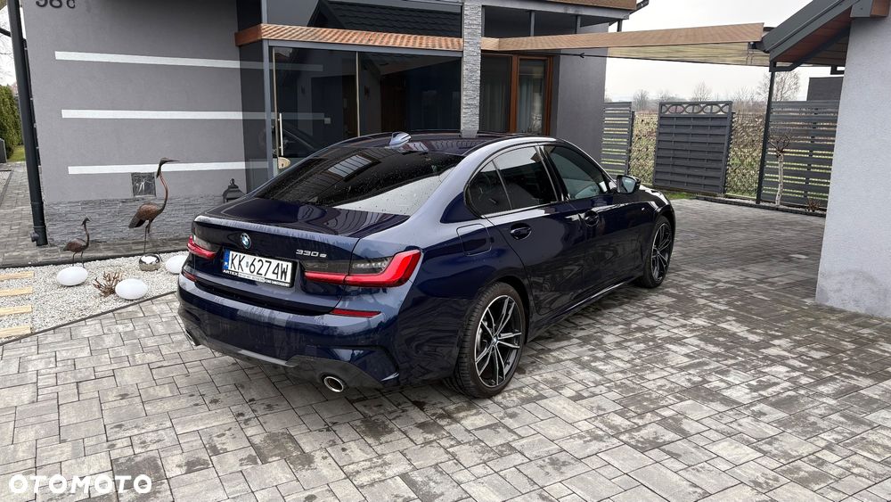 BMW Seria 3 330e M Sport - 6