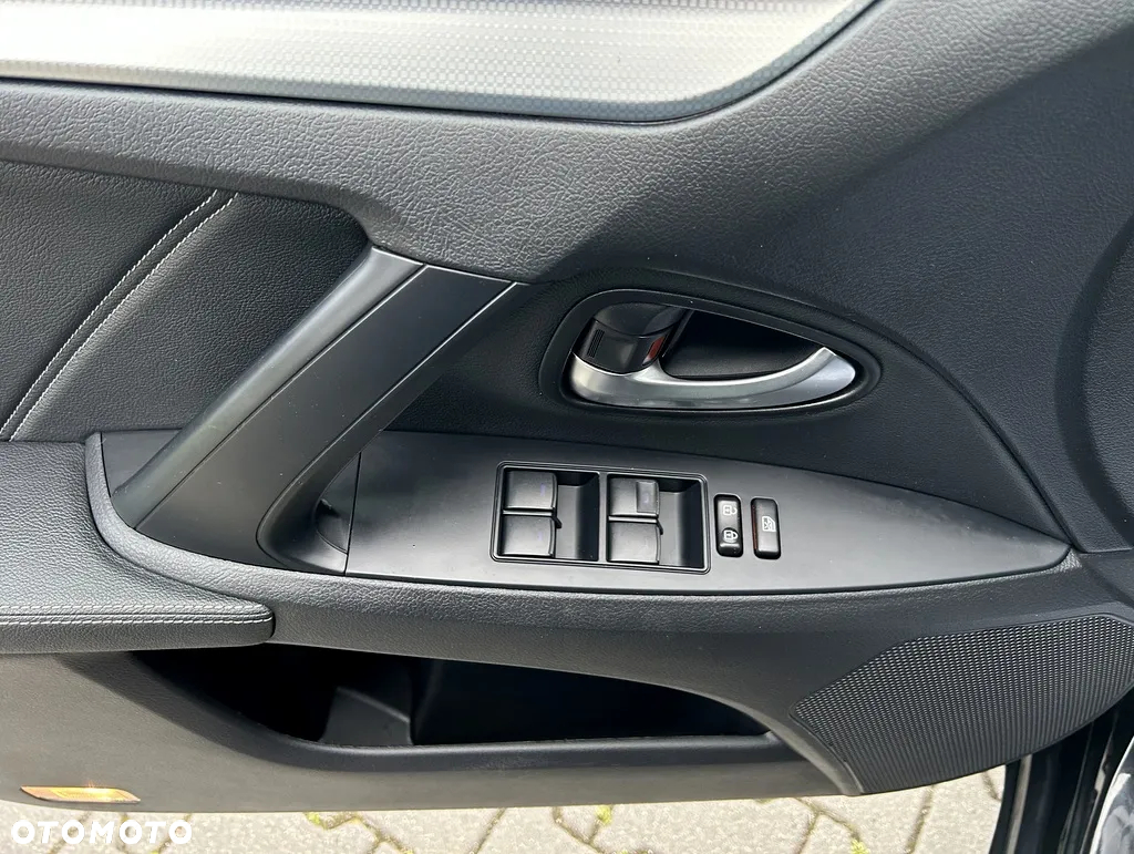 Toyota Avensis - 24