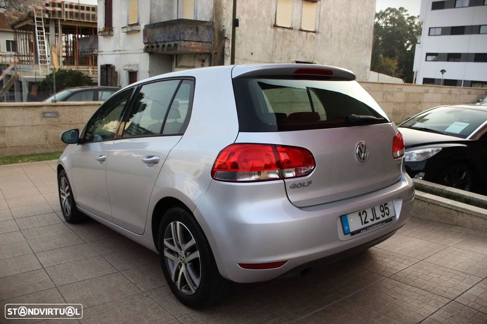 VW Golf 1.6 TDi Highline - 23