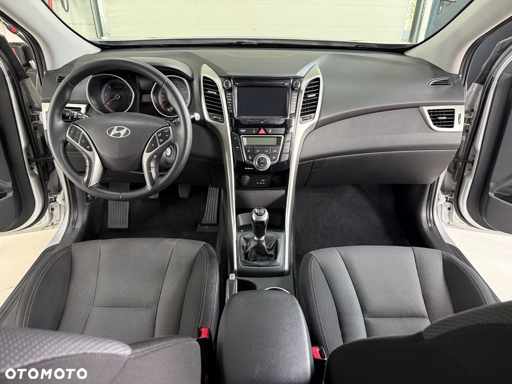 Hyundai i30 blue 1.6 CRDi Style - 3