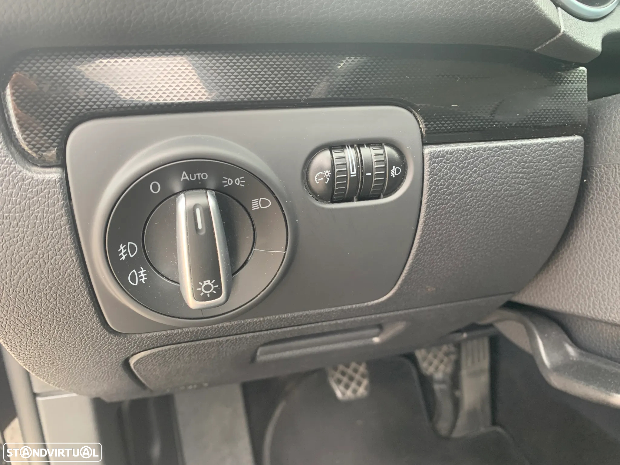 VW Golf 2.0 TDi BlueMotion Confortline - 15