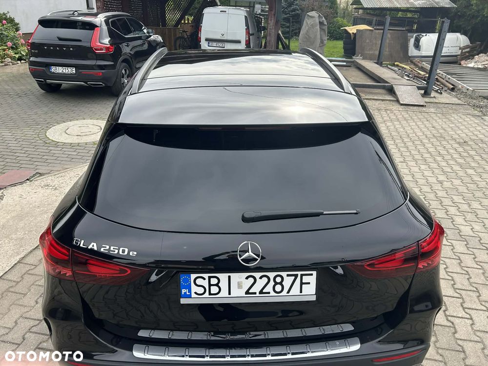 Mercedes-Benz GLA - 21