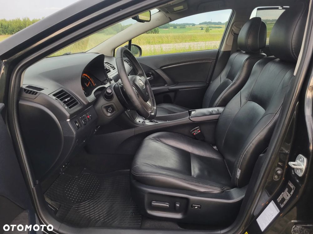 Toyota Avensis 2.0 Prestige NAVI MS - 21