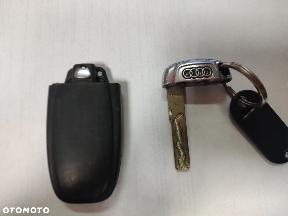 AUDI A4 B8 PILOT KLUCZYK 8T0959754D - 2