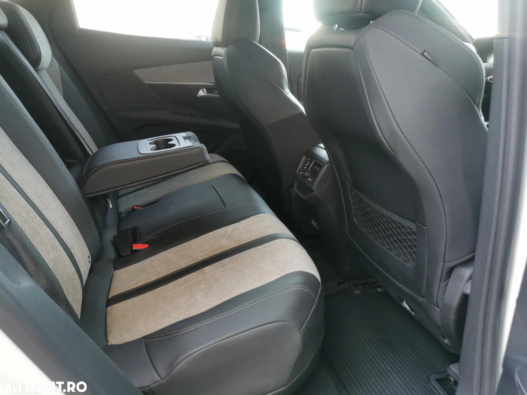 Peugeot 3008 PHEV EAT8 4X4 GT Pack - 14