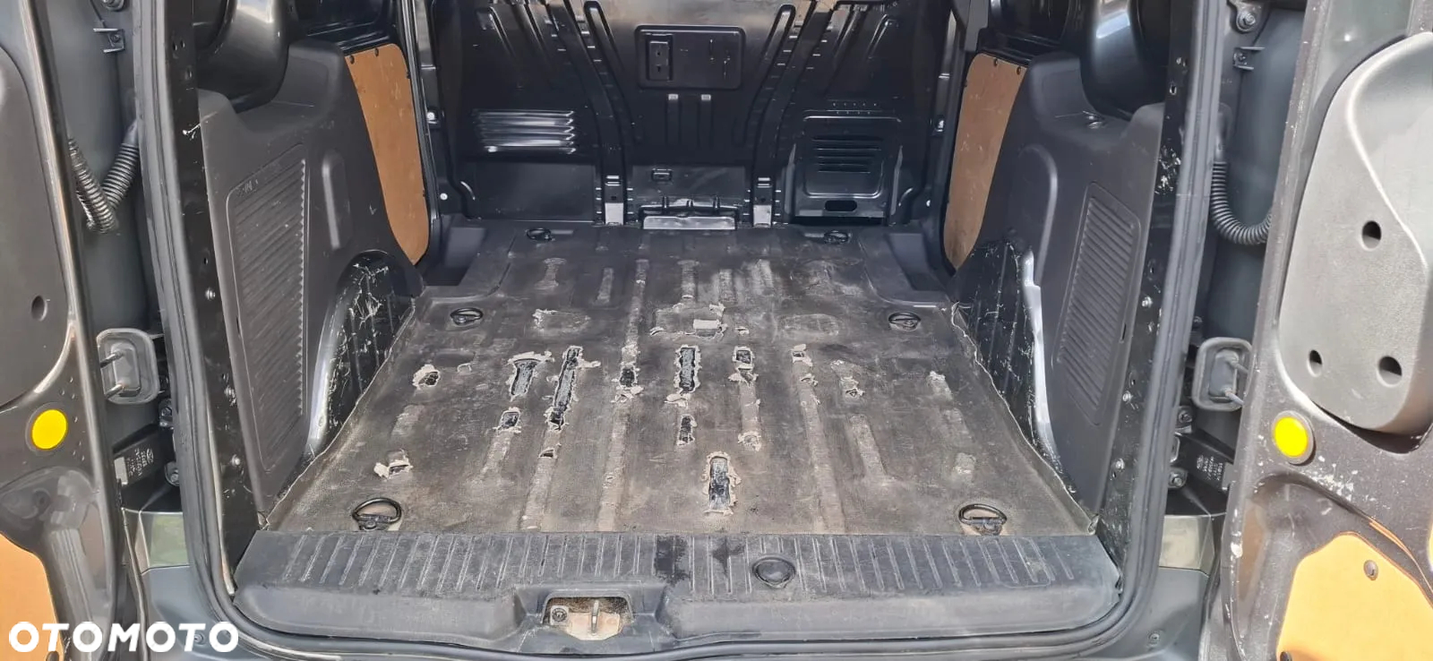 Ford CONNECT - 22