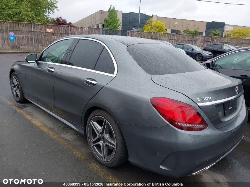 Mercedes-Benz Klasa C 300 4Matic 9G-TRONIC AMG Line - 3