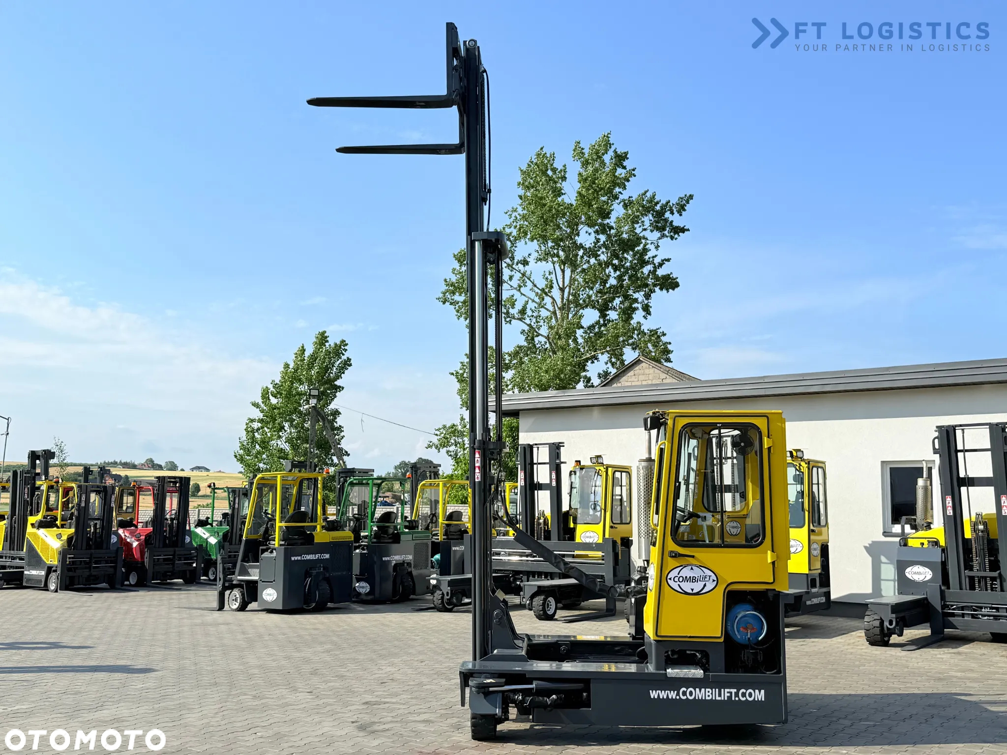 Combilift C3000 / GAS / TRIPLEX - 4900MM / JEDYNE 1537 MTH / POZYCJONER WIDEŁ / KABINA / JAK NOWY - 36
