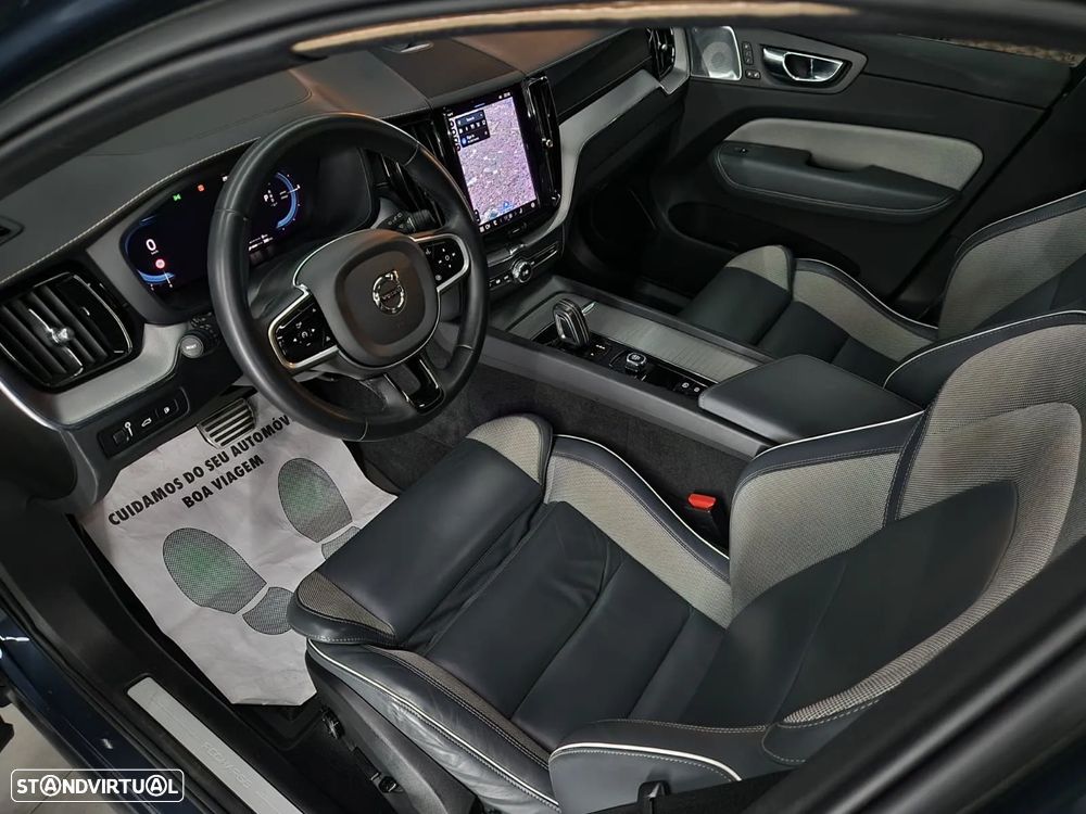 Volvo XC 60 2.0 T8 PHEV R-Design AWD - 9