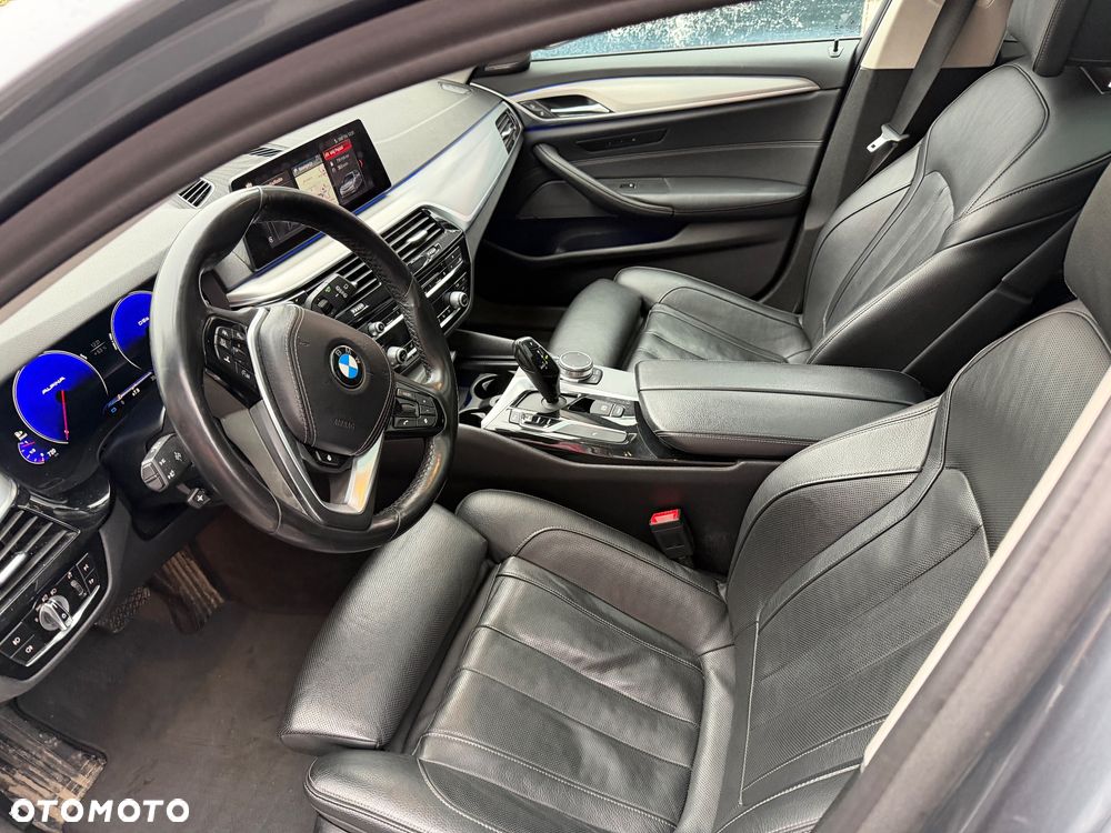 BMW Seria 5 530d xDrive Sport Line sport - 17