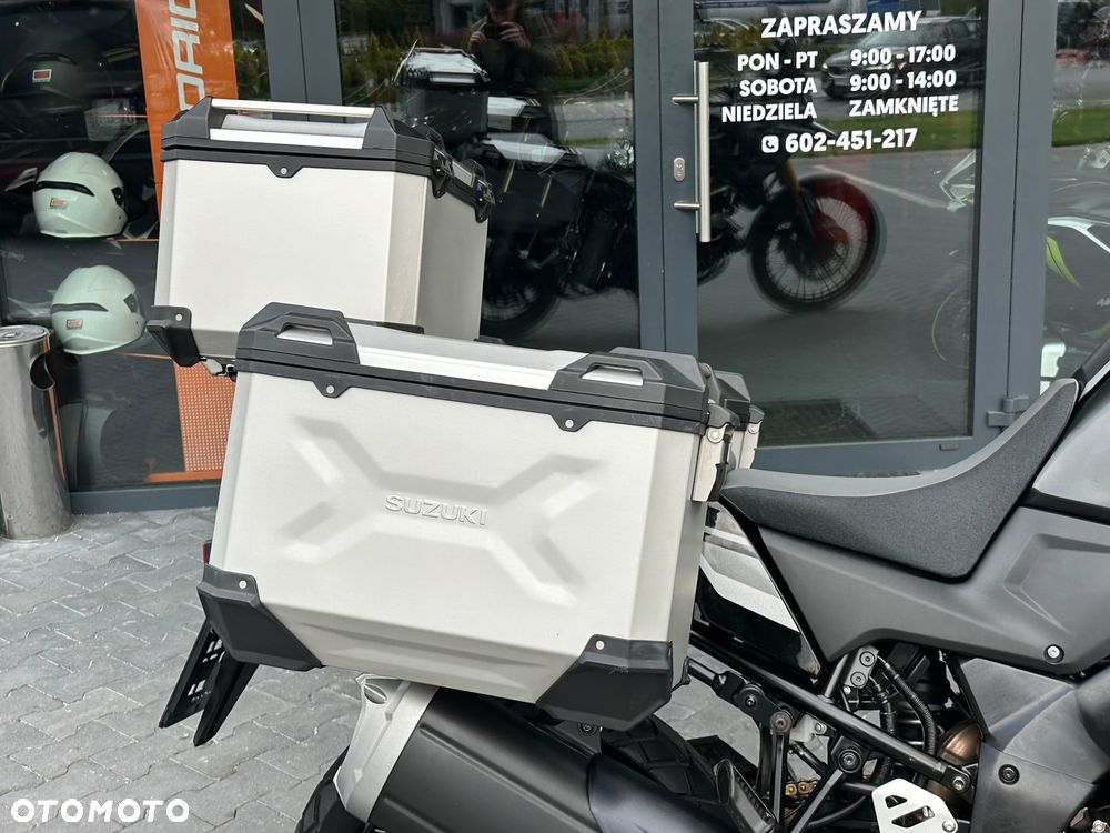 Suzuki V-STROM - 10