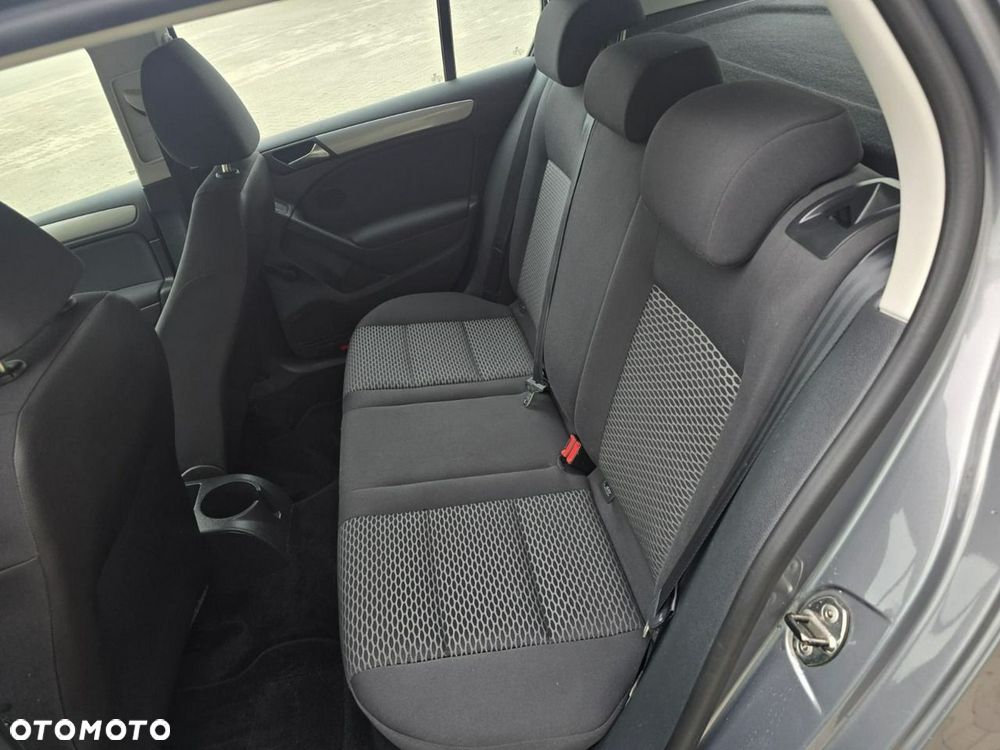 Volkswagen Golf - 33
