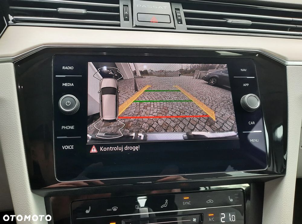 Volkswagen Passat 2.0 TDI Elegance DSG - 28