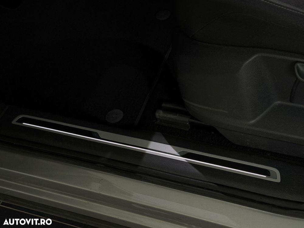 Volkswagen Tiguan 2.0 TDI SCR DSG R-Line - 35