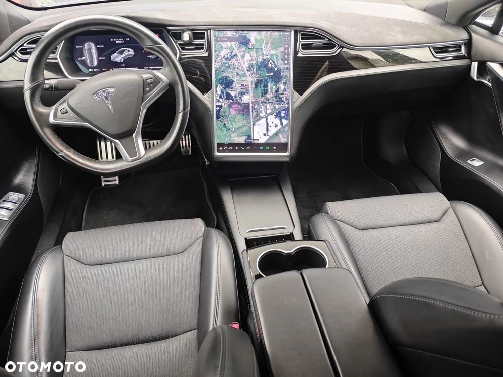 Tesla Model S Long Range Plus - 12