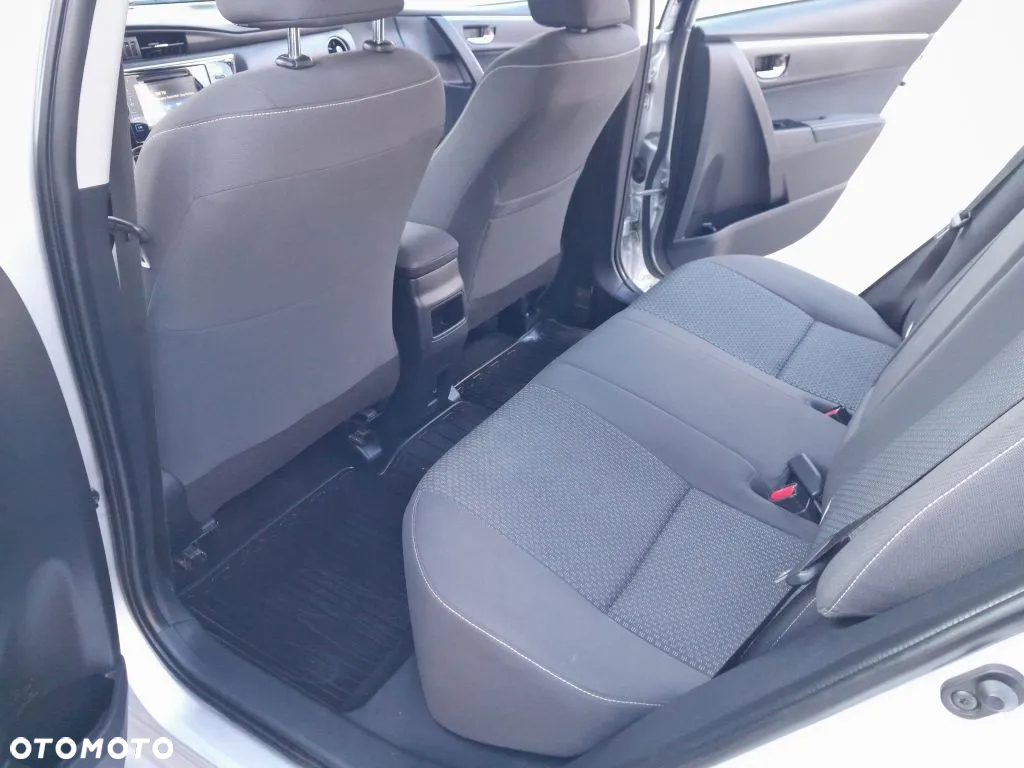 Toyota Corolla 1.6 Comfort - 16