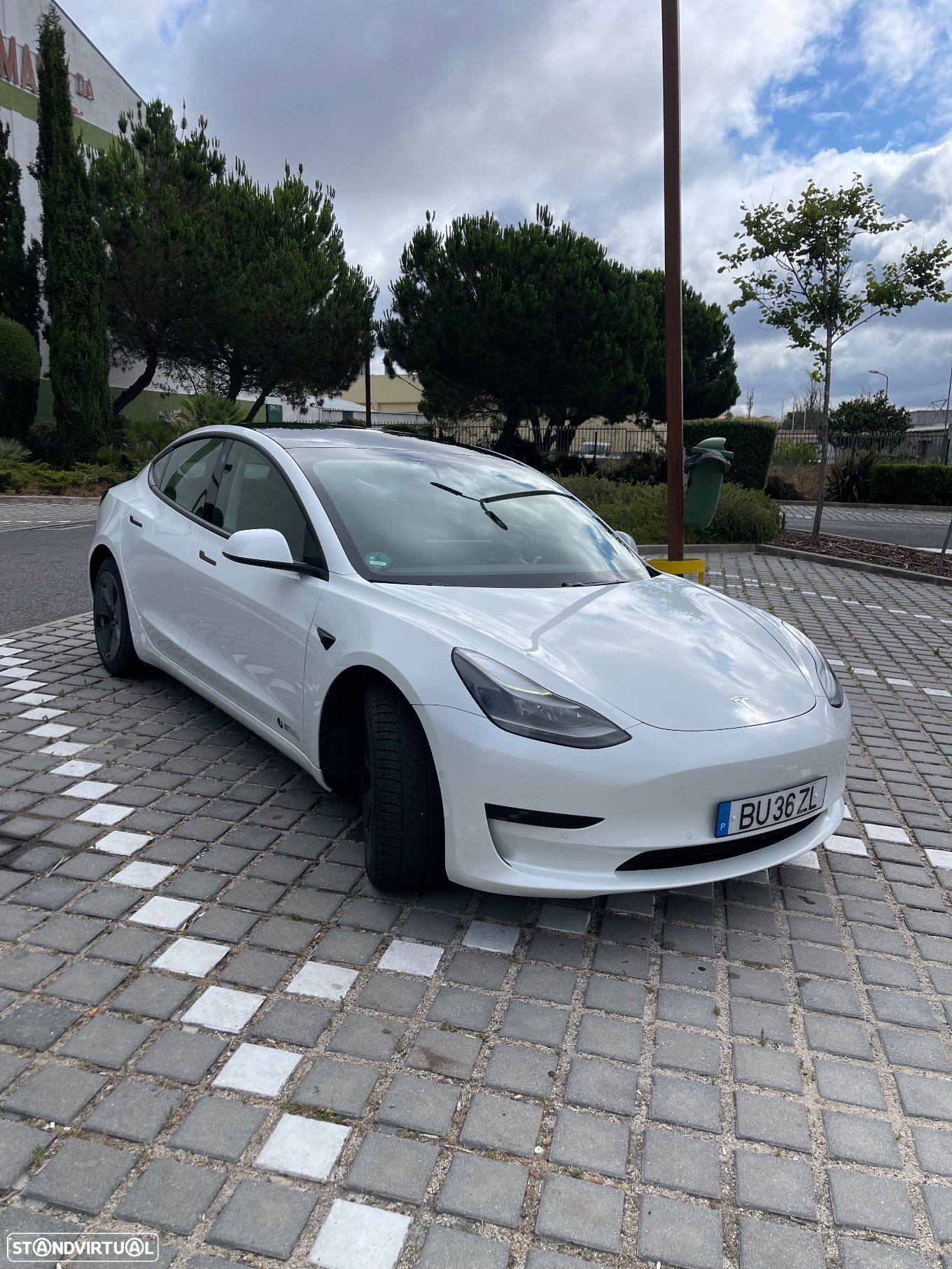 Tesla Model 3 Standard Range Plus RWD - 3