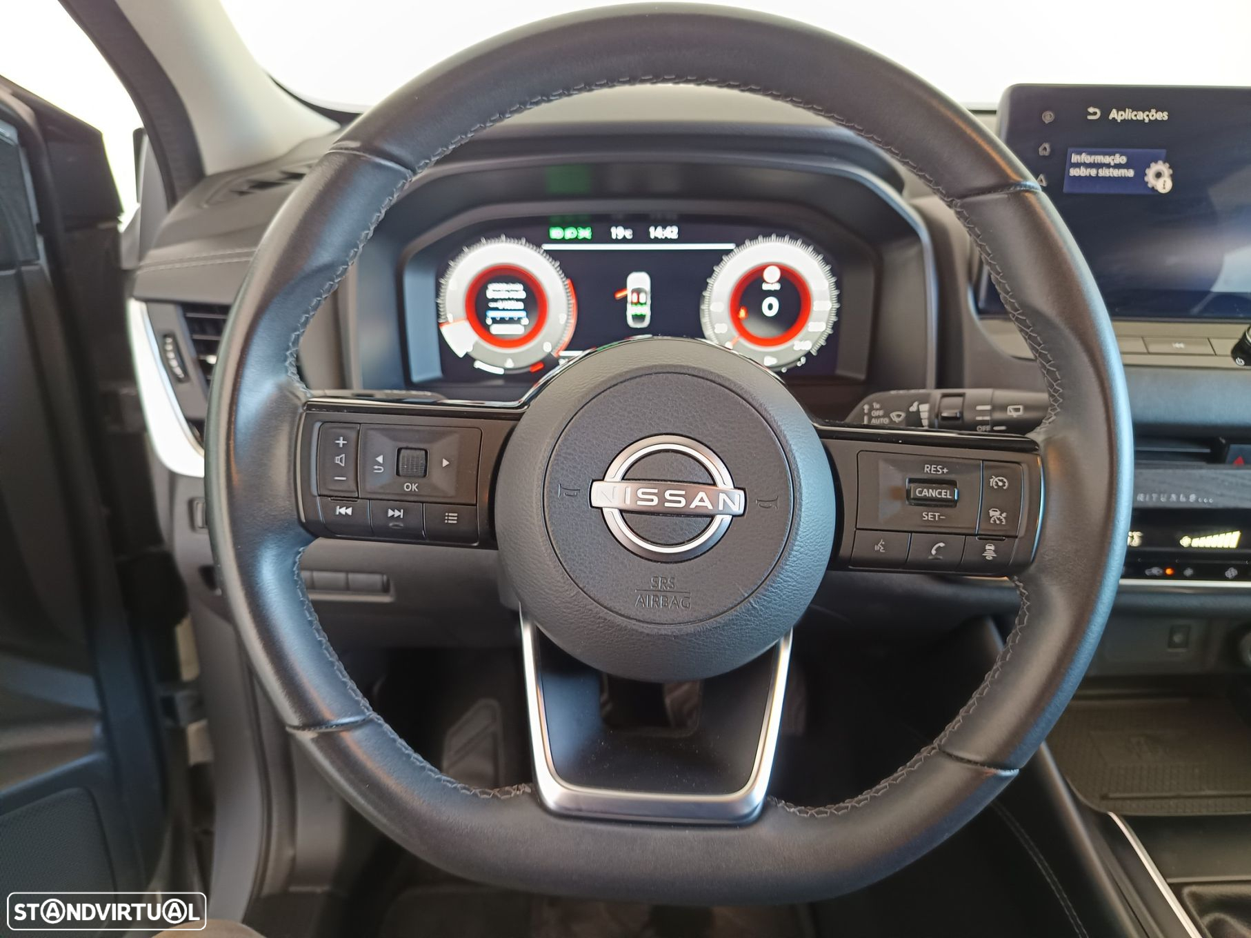 Nissan Qashqai 1.3 DIG-T N-Connecta - 16