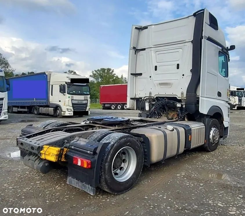 Mercedes-Benz Actros - 4