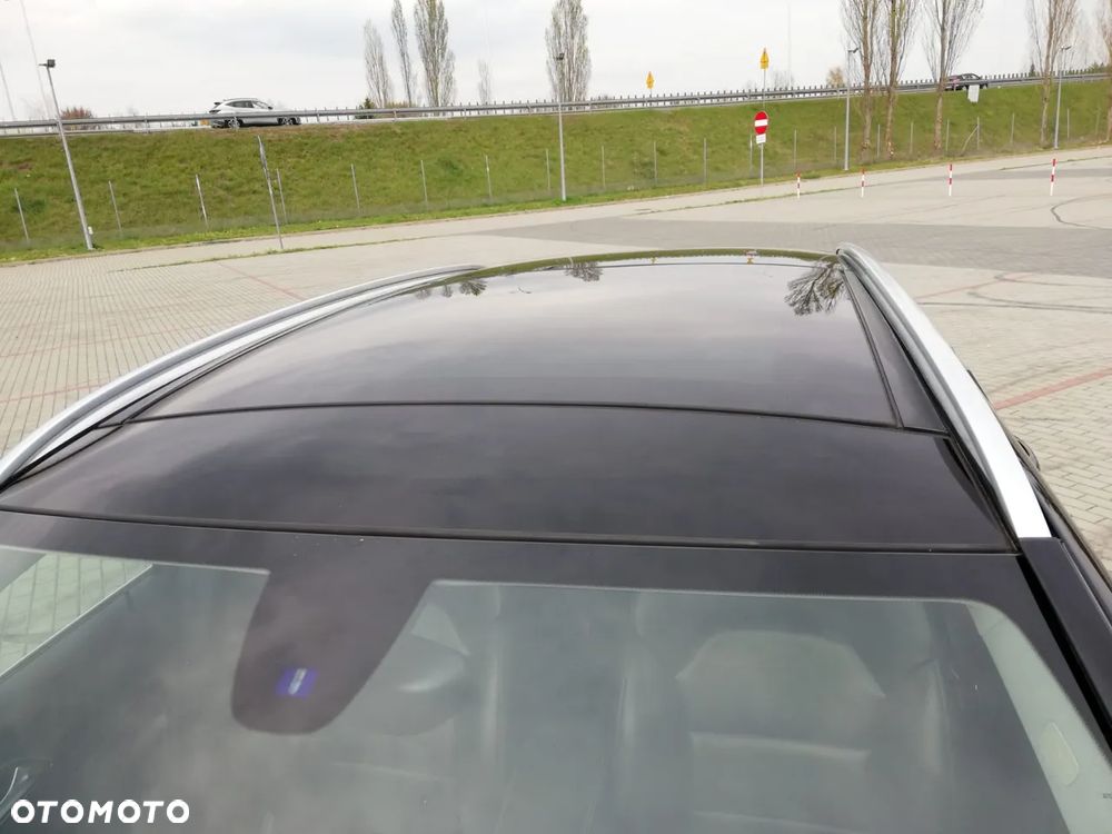 Mercedes-Benz GLA 250 4Matic 7G-DCT - 11