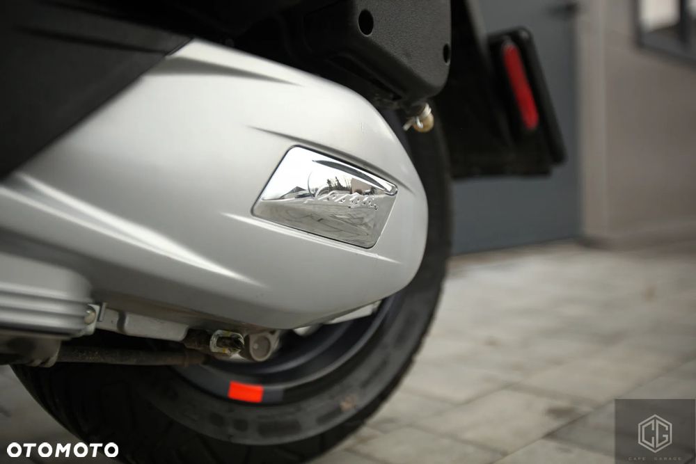 Piaggio Vespa - 12