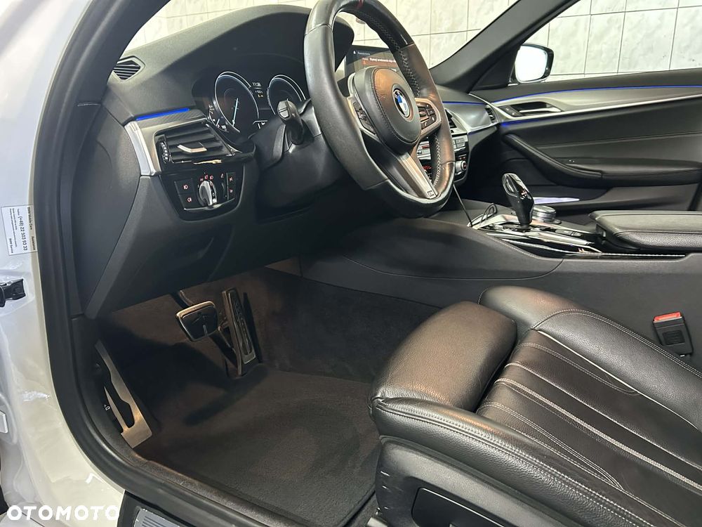 BMW Seria 5 520d xDrive - 8