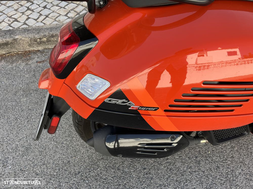 Piaggio Vespa GTS - 4
