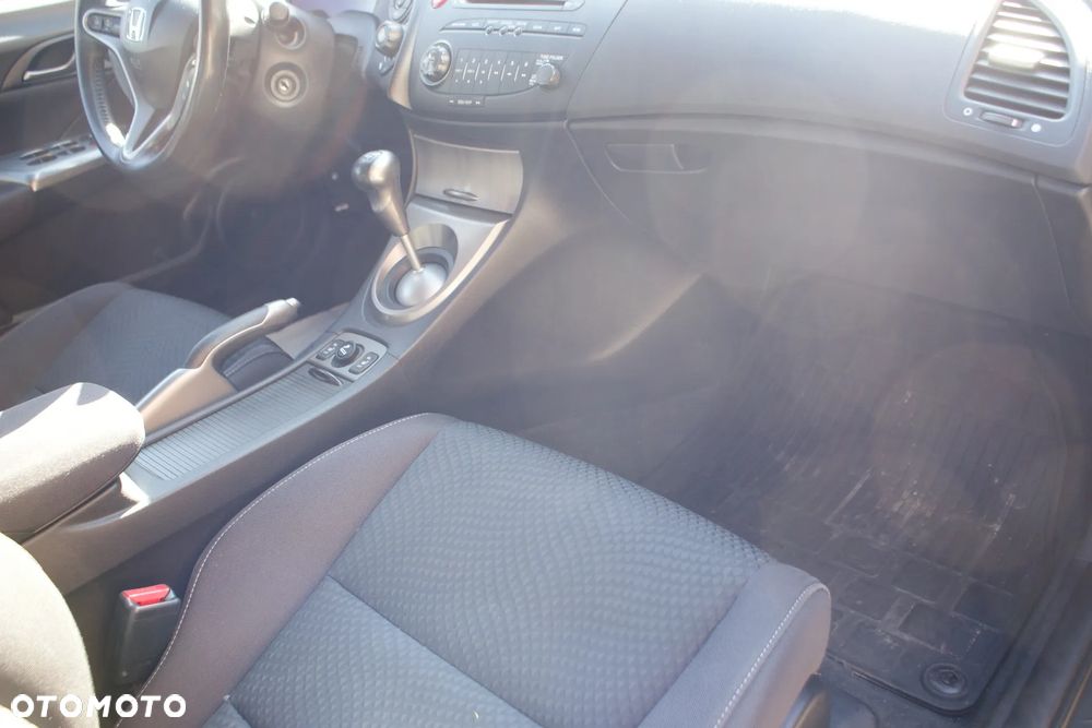 Honda Civic 1.4 i-VTEC - 6