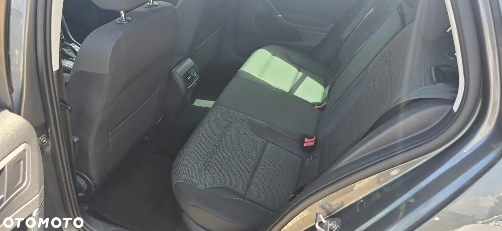 Volkswagen Golf e-Golf - 11