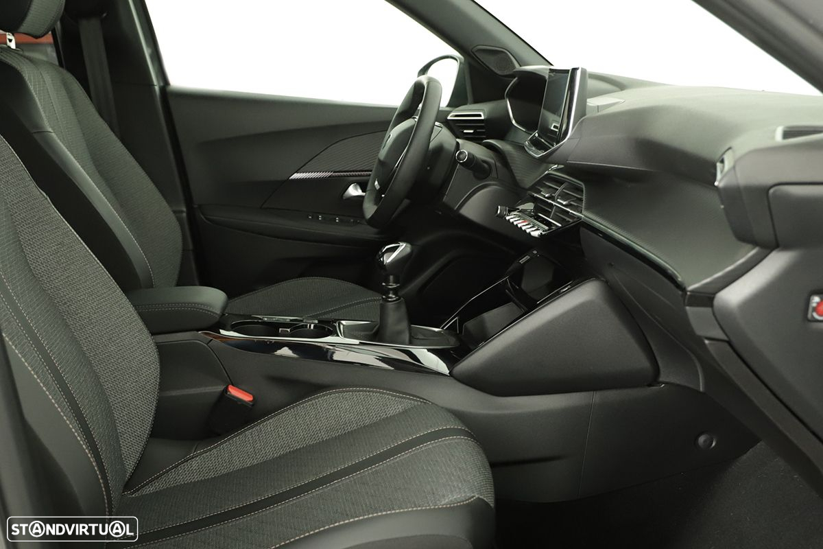 Peugeot 2008 1.2 PureTech Allure - 23