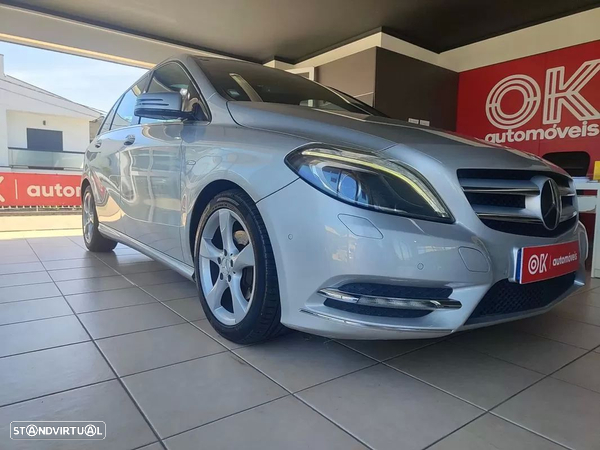 Mercedes-Benz B 180