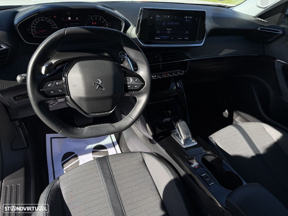 Peugeot 2008 1.2 PureTech Allure Pack EAT8 - 4