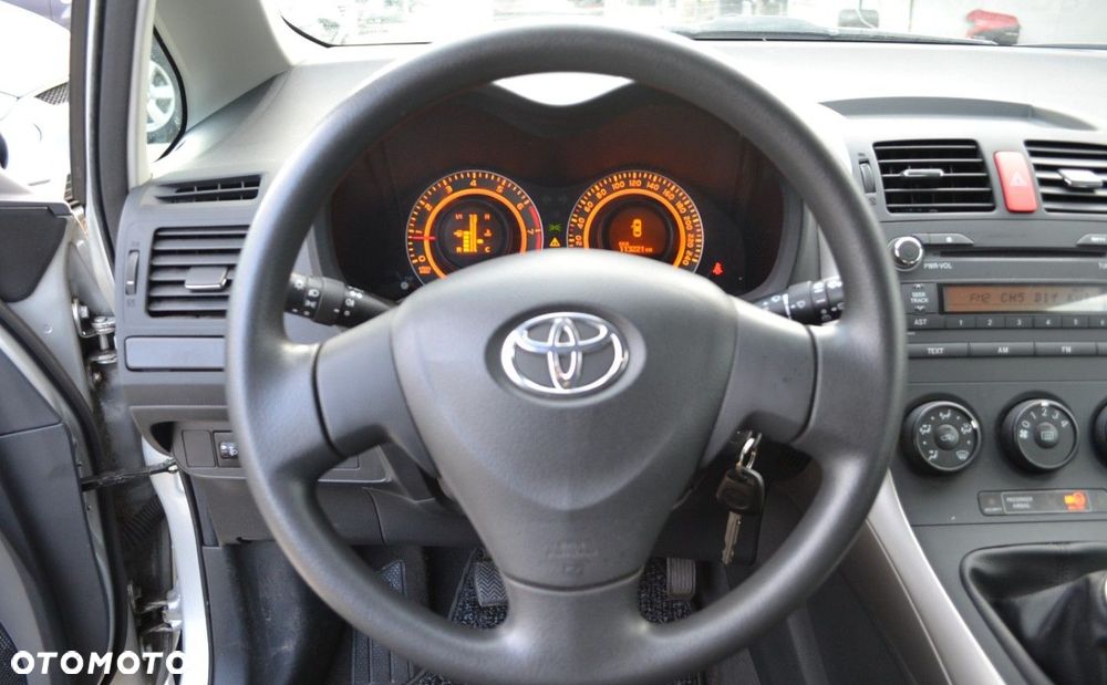 Toyota Auris 1.33 VVT-i Terra - 25