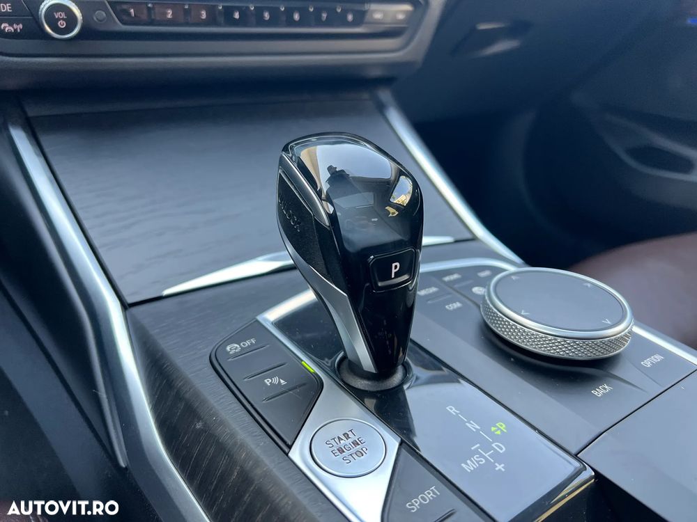 BMW Seria 3 320d xDrive AT MHEV - 24