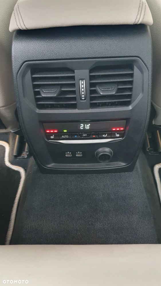 BMW Seria 3 330i xDrive Luxury Line sport - 24