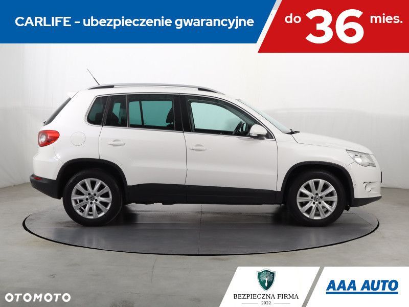 Volkswagen Tiguan - 8
