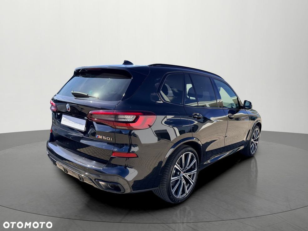 BMW X5 M M50i - 5