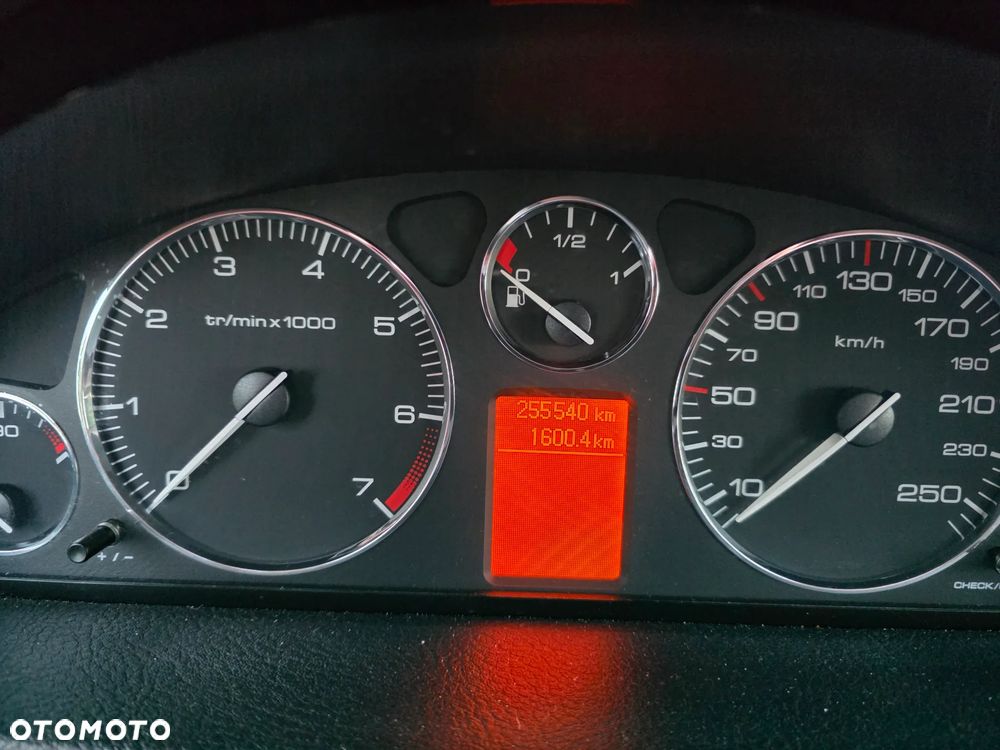 Peugeot 407 - 37