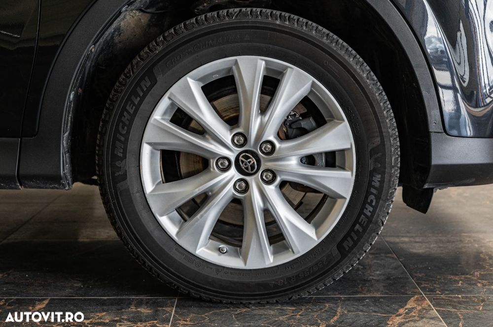 Toyota RAV4 2.2 D-4D 4x4 - 12