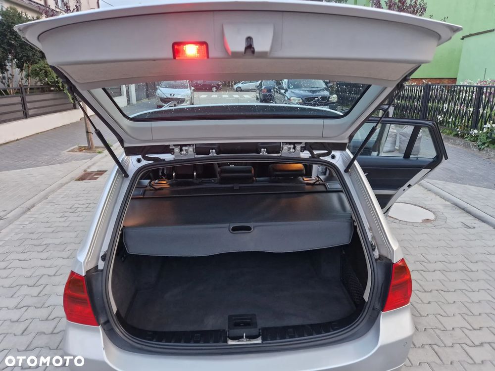 BMW Seria 3 320d - 17