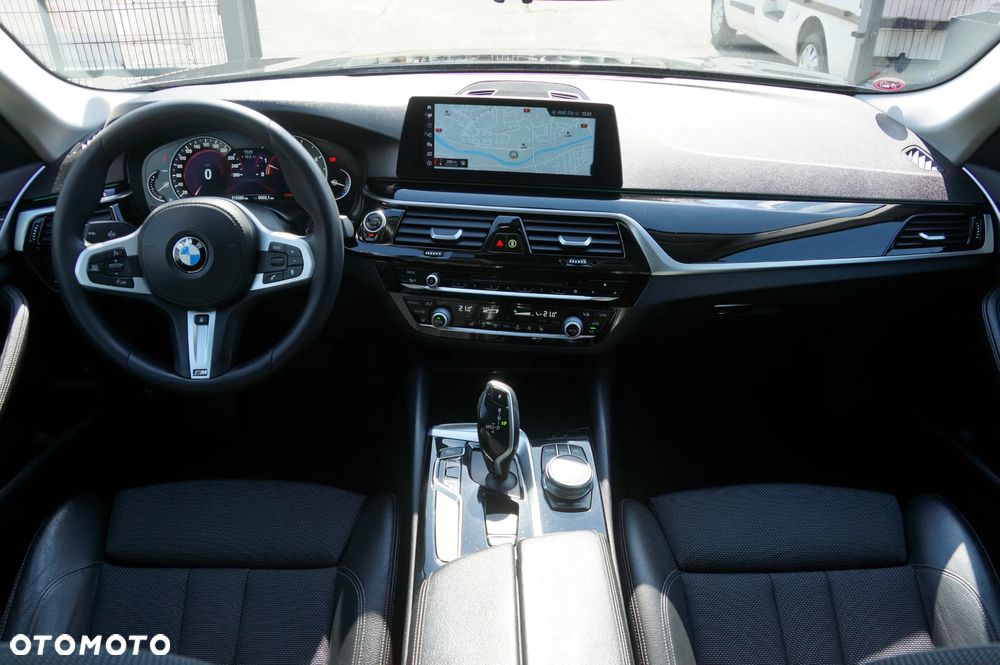 BMW Seria 5 520d xDrive Touring Sport Line - 11