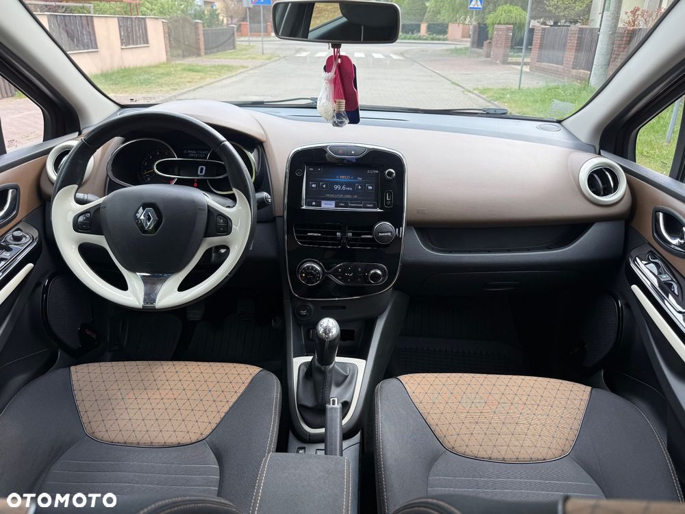 Renault Clio - 23