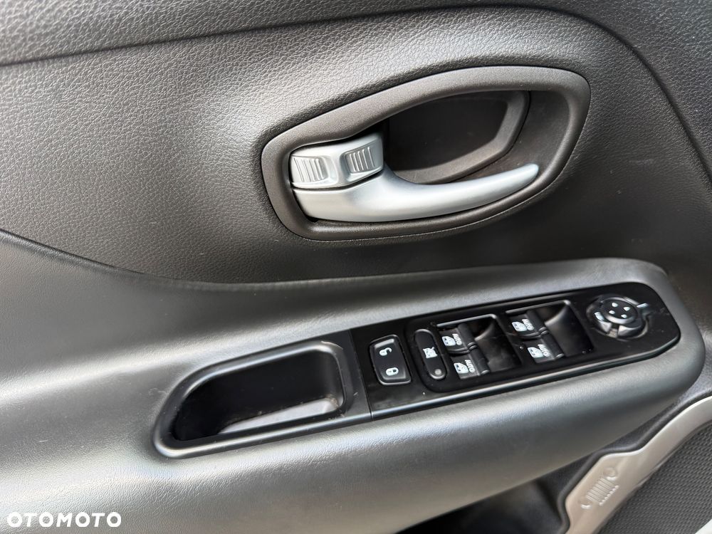 Jeep Renegade 1.3 T-GDI Active Drive Limited - 17