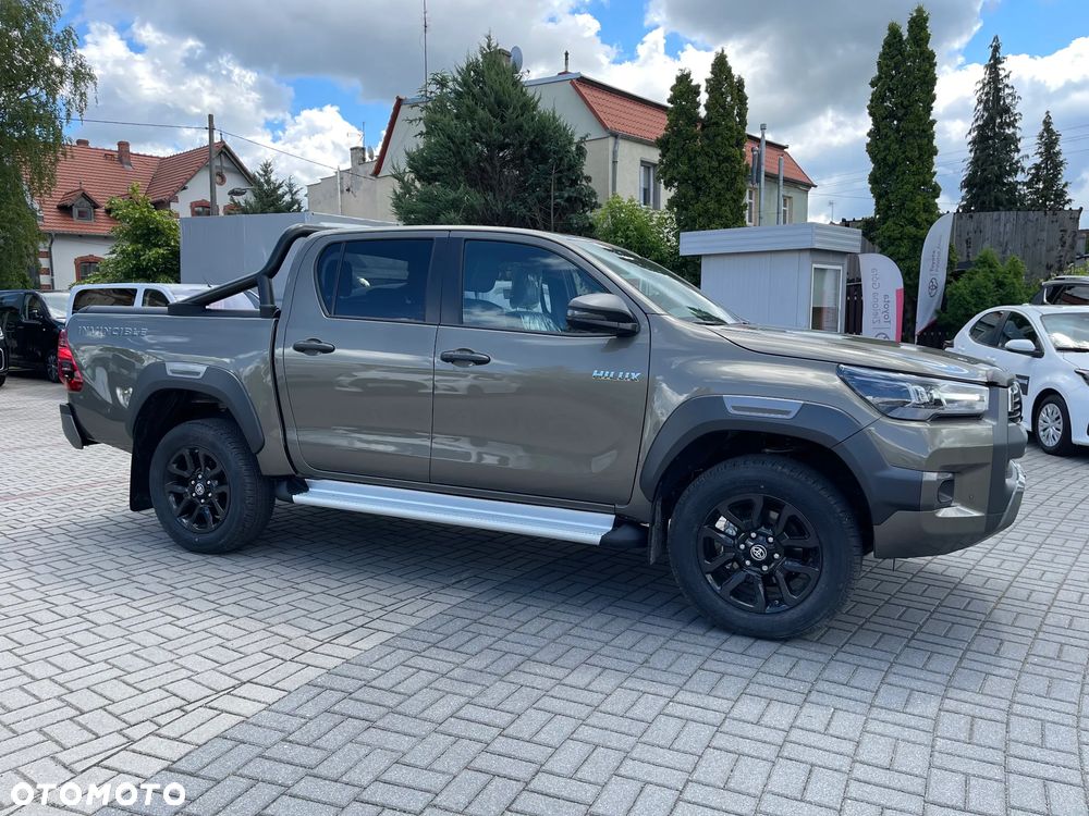 Toyota Hilux 2.8 D-4D Double Cab Invincible 4x4 - 5