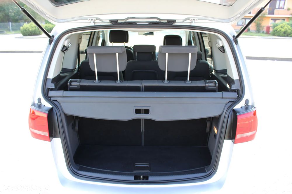 Volkswagen Touran 1.6 TDI DPF BlueMot Comfortline - 8