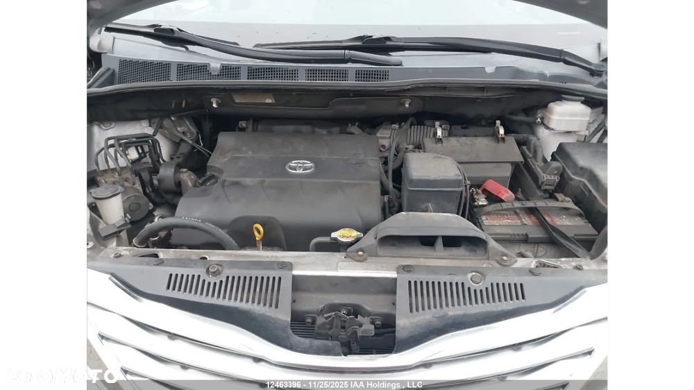 Toyota Sienna 3.5 XLE AWD - 7