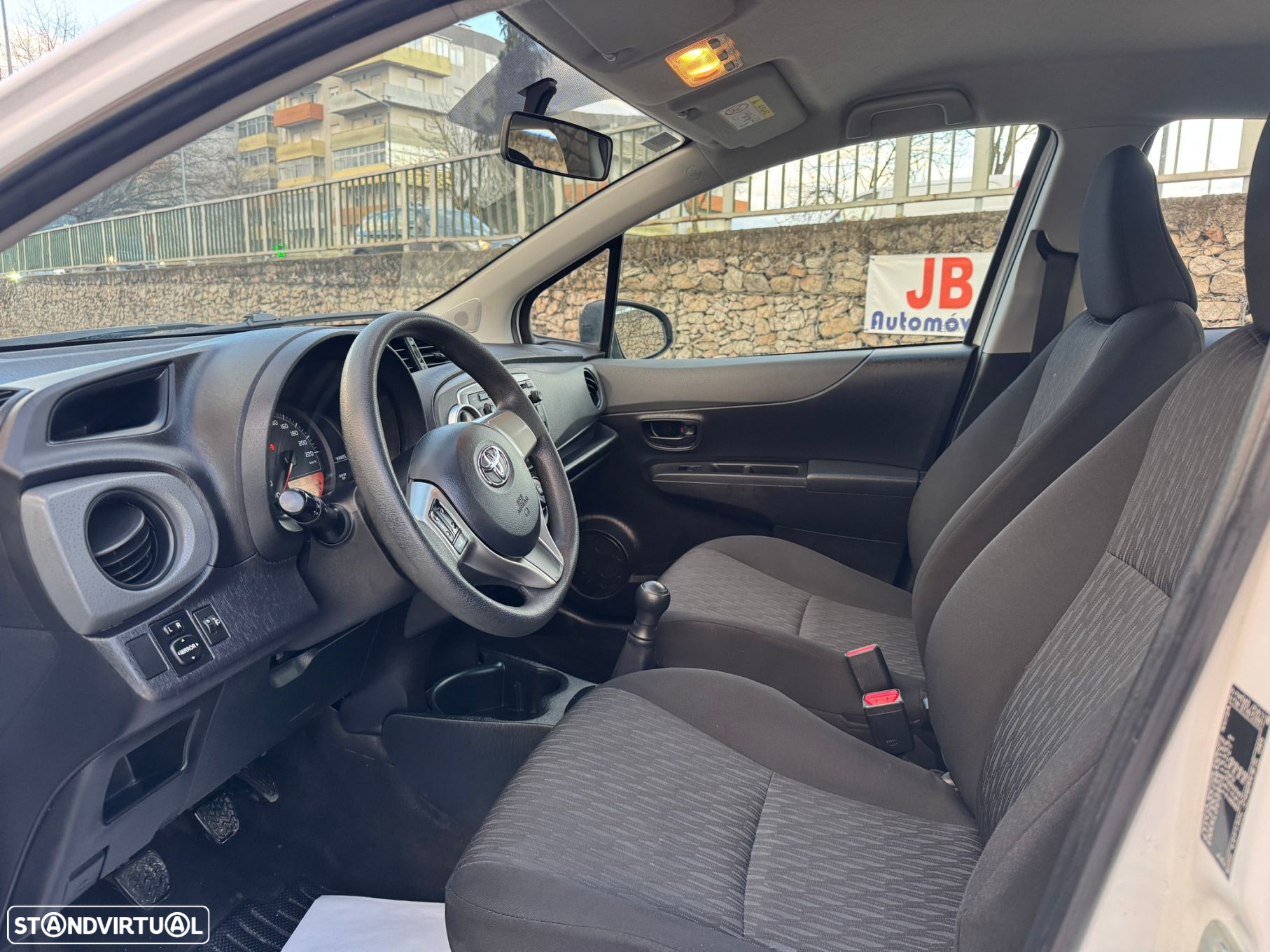 Toyota Yaris 1.0 VVT-i - 7