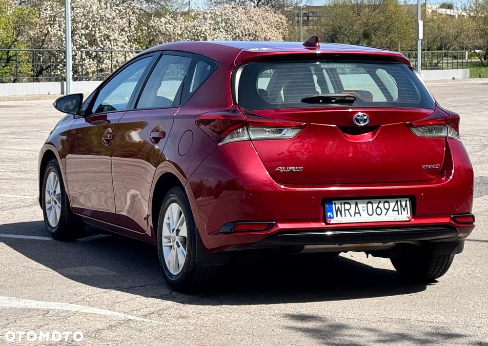Toyota Auris Hybrid 135 Dynamic - 23