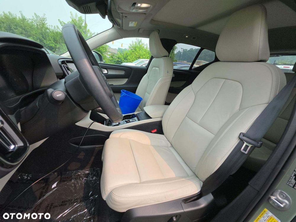 Volvo XC 40 - 5
